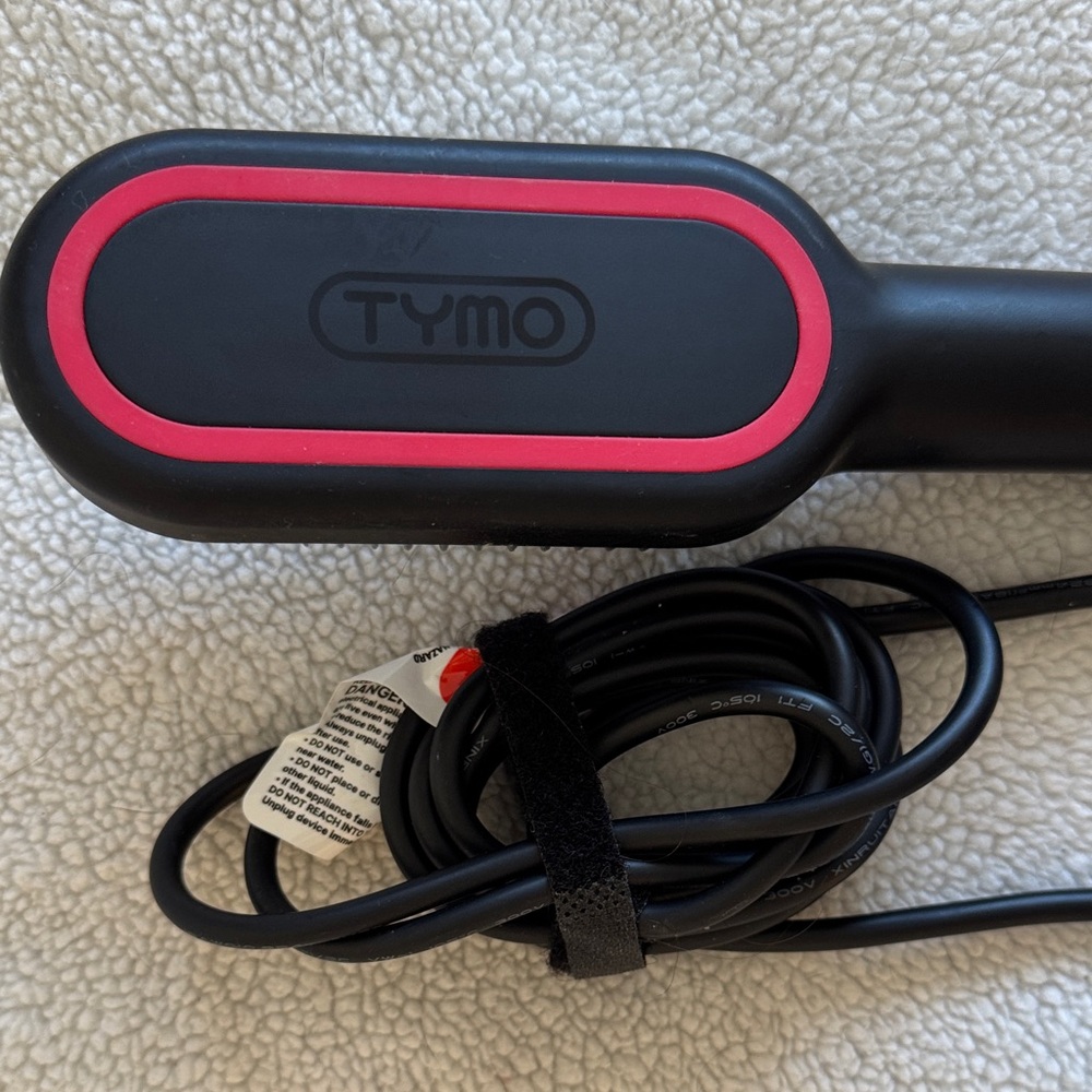 Sleek Black Hair Styling Brush with Red Accents - Picture 1 of 2